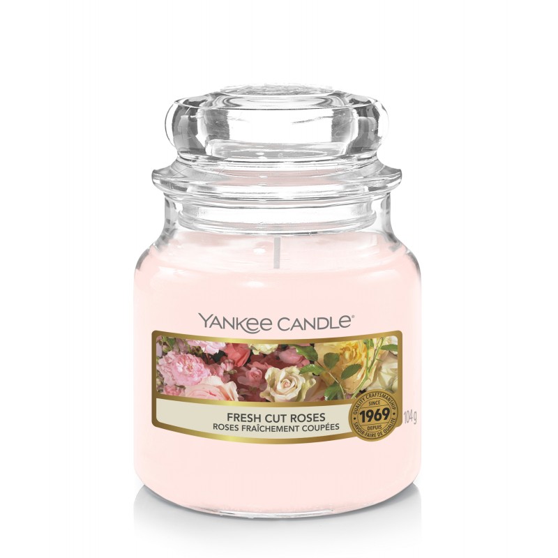 Yankee Candle Fresh Cut Roses - mała świeca zapachowa - candlelove