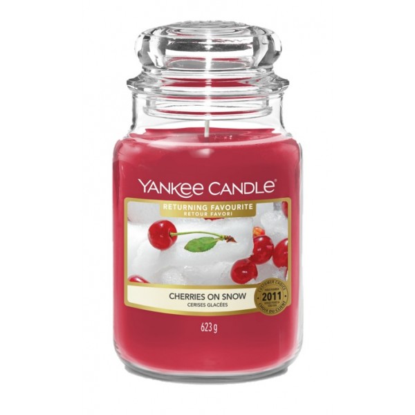 Yankee Candle Cherries on Snow - duża świeca zapachowa - candlelove